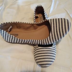 Mossimo navy striped ballet flats size 6.5